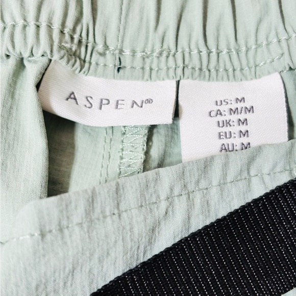 Aspen Women's Medium Green Cargo Pants Lightweight Hiking Pockets Adjustable - Picture 3 of 10